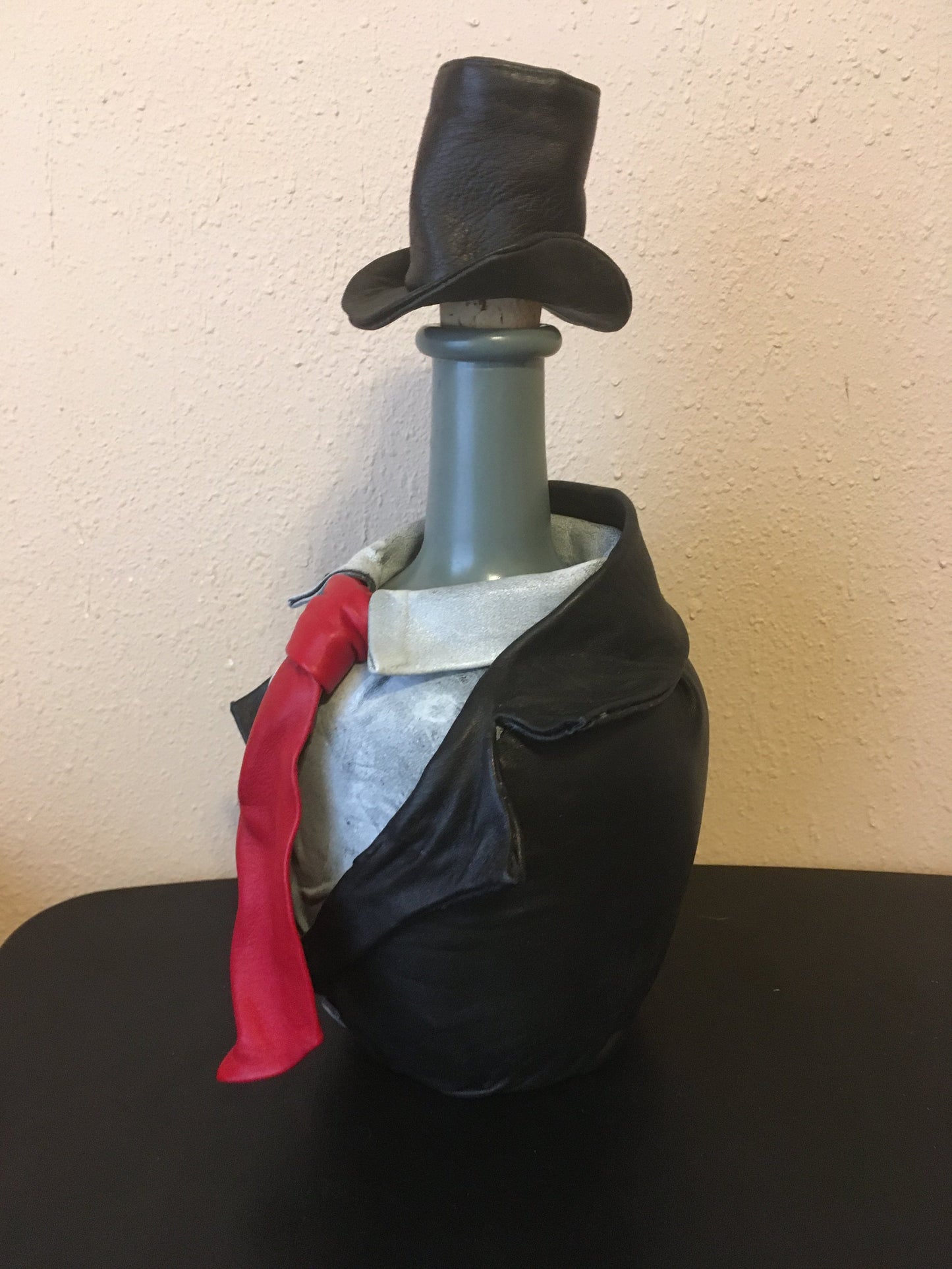 Carafe Bottle "Gentlemen in Black"