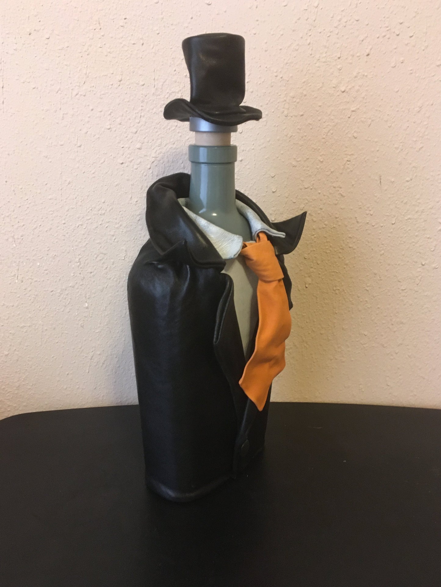 Bottle "Gentlemen with Yellow Tie"